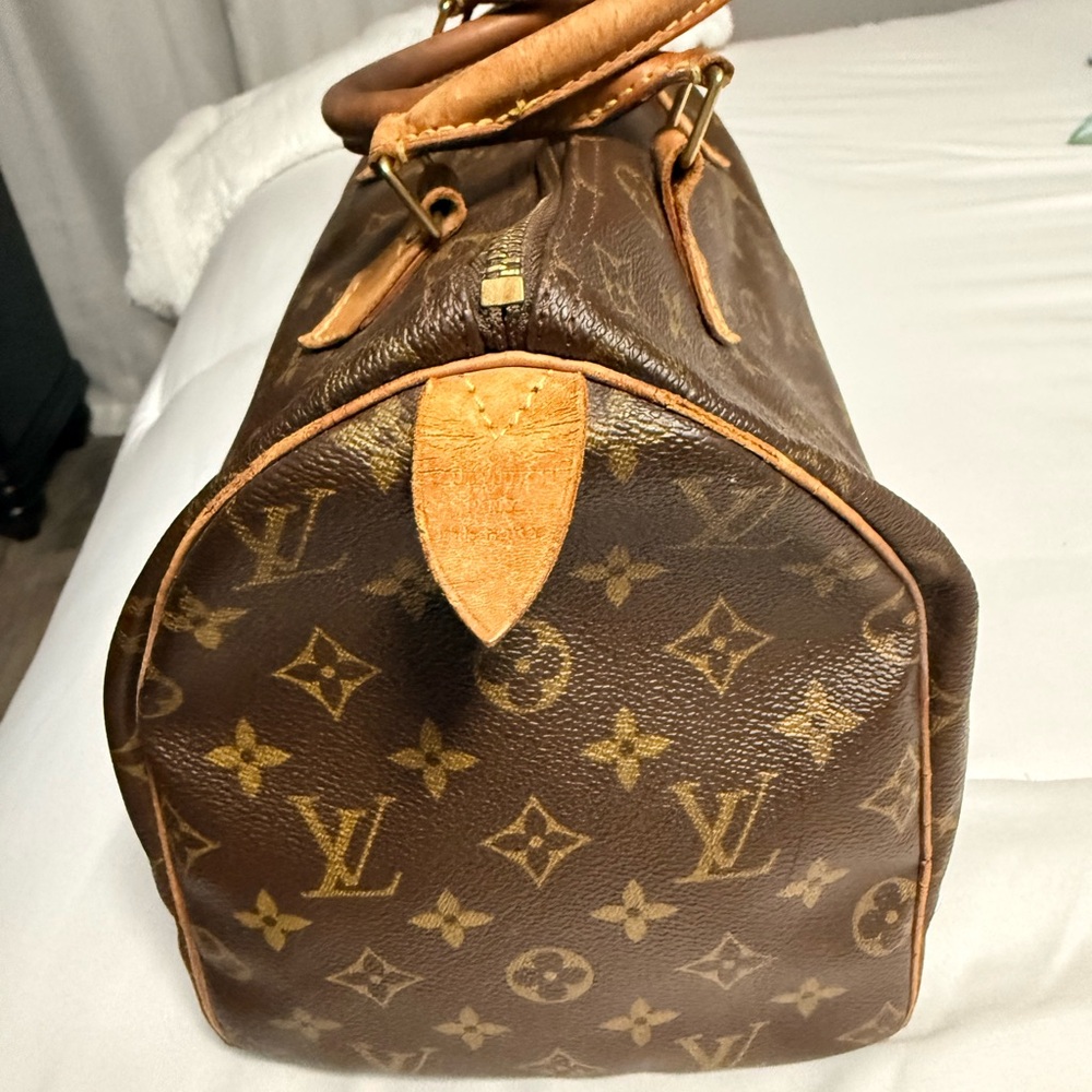 Louis Vuitton Speedy Monogram Handbag - Picture 5 of 12